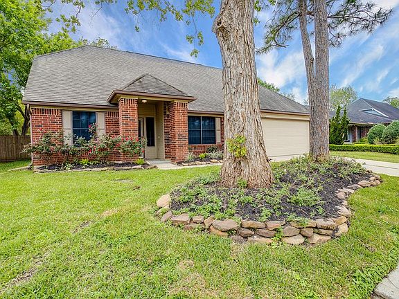 2nd image of 15822 Cambridge View Dr