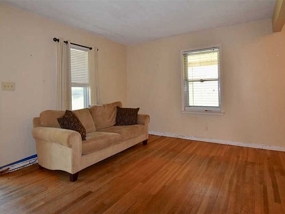 4th image of 1354 Paullus Ave