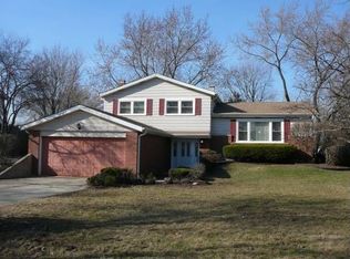 1018 71st St, Darien, IL 60561