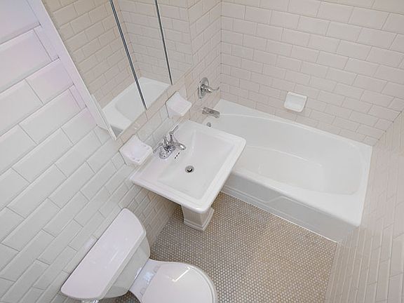 5th image of 1652 1st Ave #15G