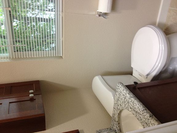 5th image of 319 Main St APT 17
