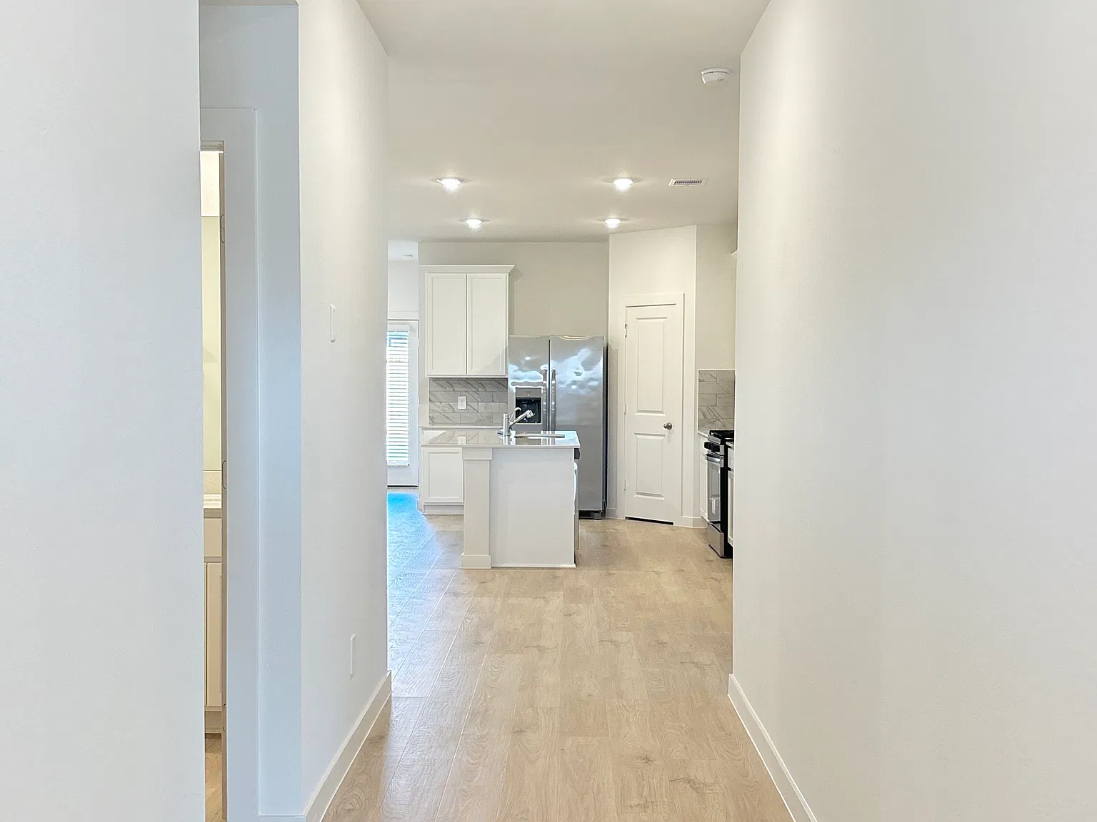 4 bed, 2199 sqft, $2,650 — Photo 3