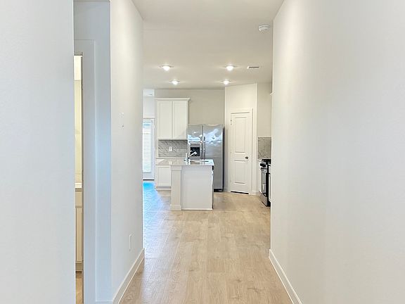 3rd image of 31114 Royal Acres Ct