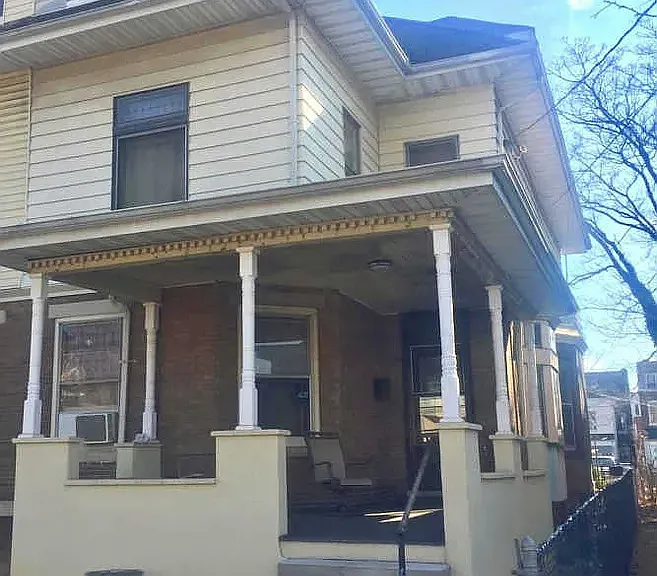 471 Hamilton Ave — Photo 1