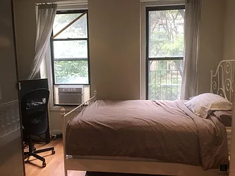 Rented by R New York