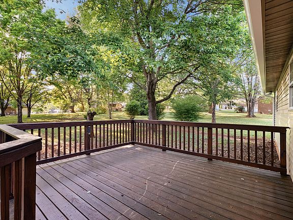 5th image of 88 Meadow Ln
