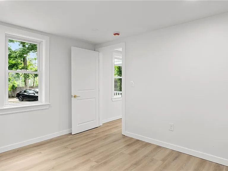 235 Main St — Photo 4