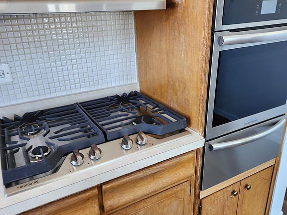 4th image of 5337 W 87th St Unit 2