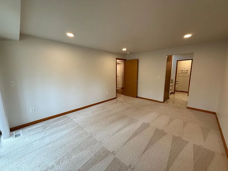 9805 NE 124th St #107 — Photo 9