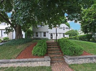 304 Haddonfield Dr, Syracuse, NY 13214