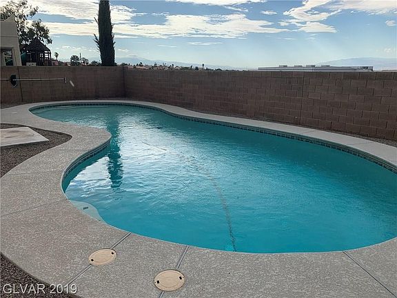 2nd image of 944 San Carlos Creek Ln