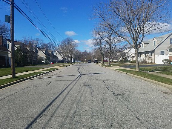 4th image of 93 W Oak St