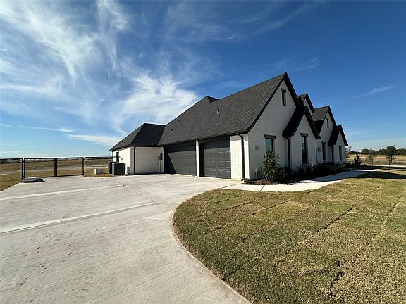 5th image of 108 Blackstar Ln