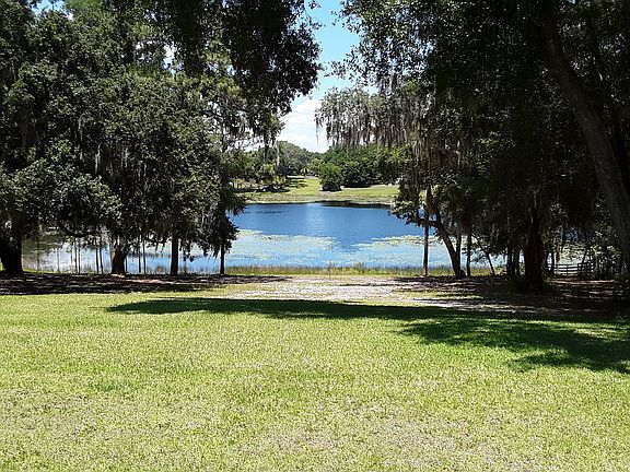Backyard to Lake Berchfield