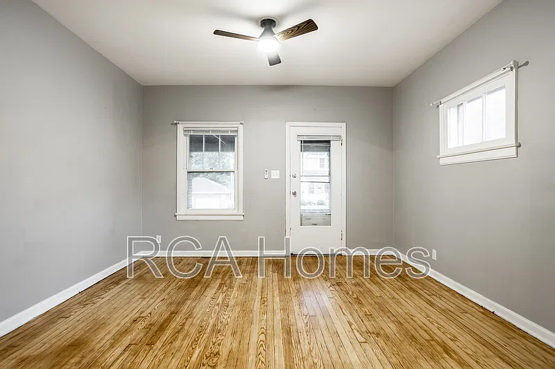 1 bed, 1.0 bath, $1,300 — Photo 3
