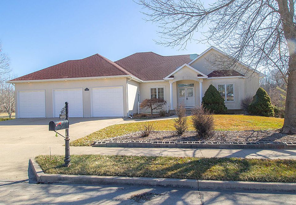 1st image of 2908 Chinaberry Dr