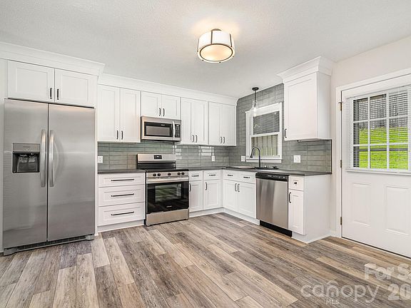 4th image of 434 Stoneycreek Ln