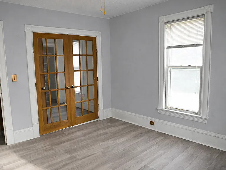 1305 E Hennepin Ave #1 — Photo 3
