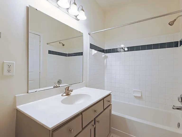 4406 Feldspar Ct #2B — Photo 12