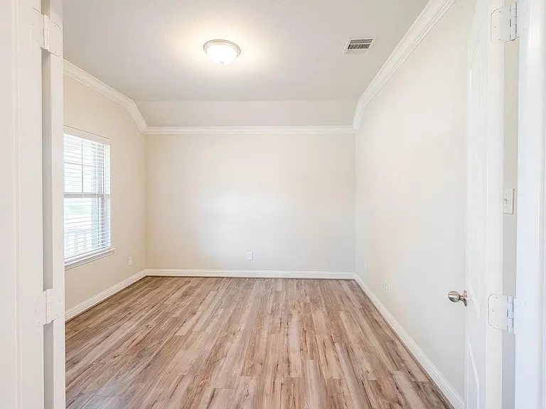 8206 Oxbow Manor Ln — Photo 10
