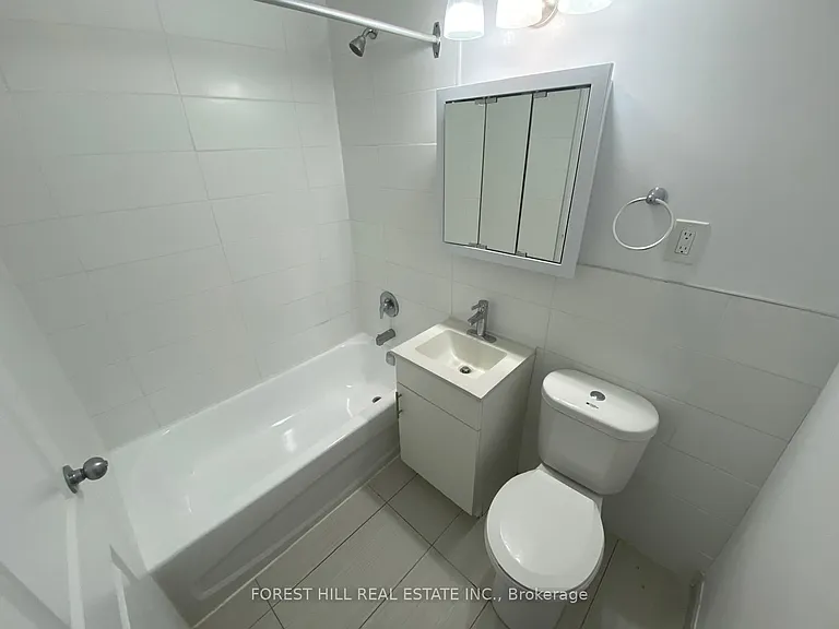 11 Shallmar Blvd #105 — Photo 6