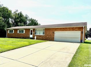 2404 Blackhawk Rd, Springfield, IL 62702