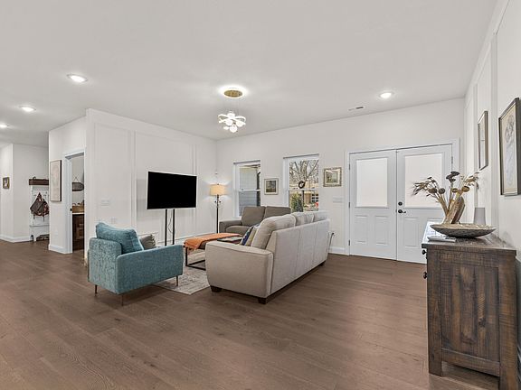 5th image of 1020 Crestland Ave