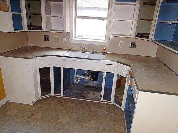 5th image of 231 SW 45th St