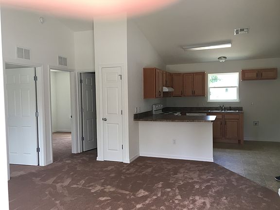 2nd image of 179 Pine Crse #House