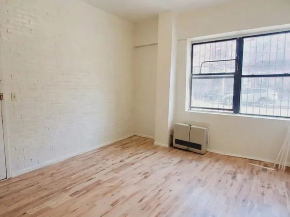 611 Gates Avenue image 1 of 8