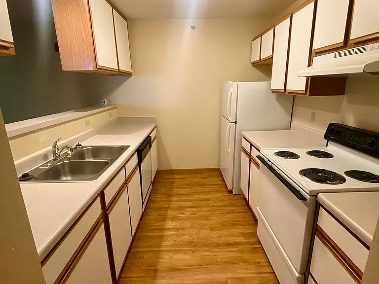 Sherman Glen Senior Aaartments — Photo 6