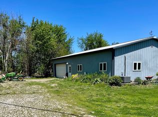 14681 Toad Hill Rd, Wapella, IL 61777