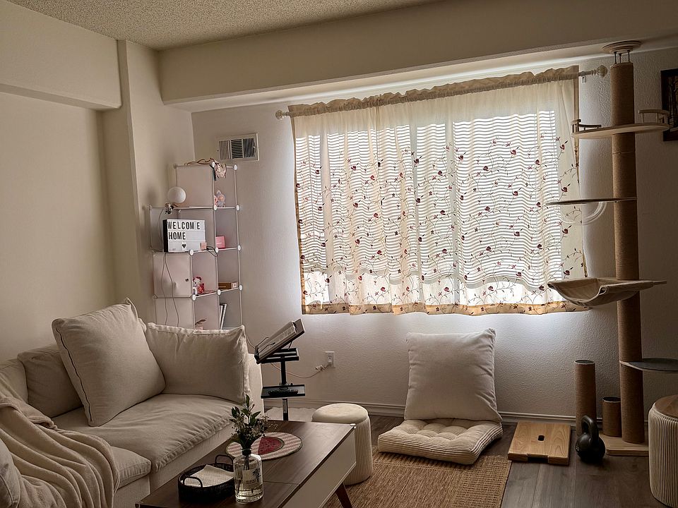 2nd image of 988 Franklin St APT 404