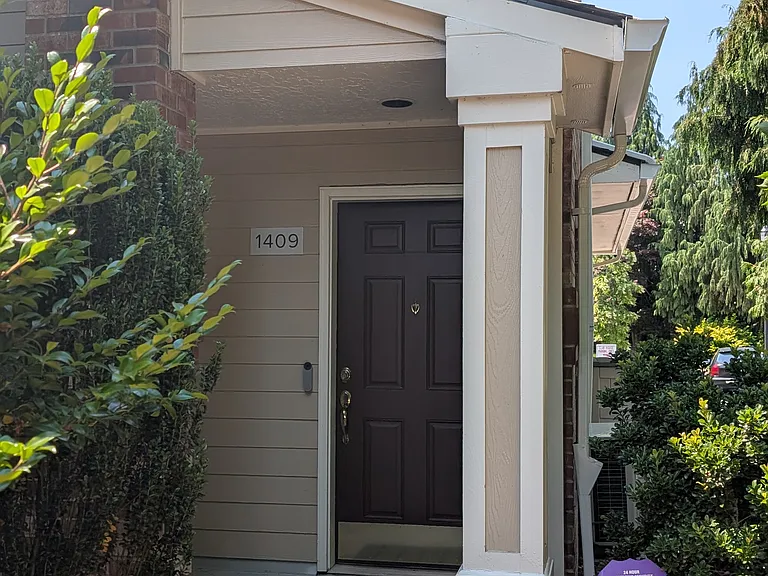 1160 NE Horizon Loop #1409 — Photo 2