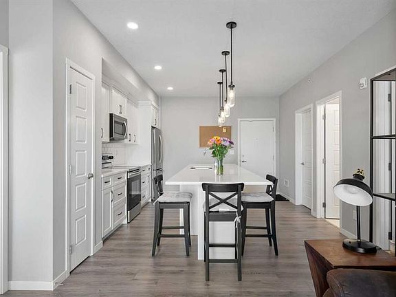 3rd image of 4350 NE Seton Dr SE #411
