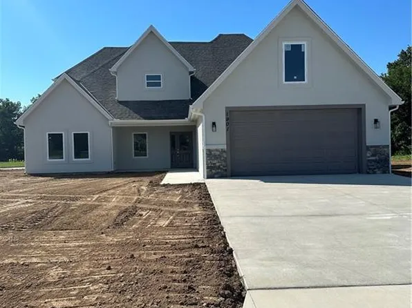 1901 Carnie Smith Ct, Pittsburg, KS 66762