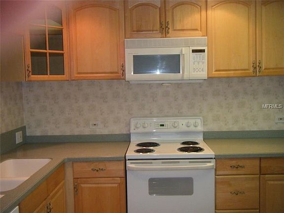 5th image of 1 Beach Dr SE Unit 1209