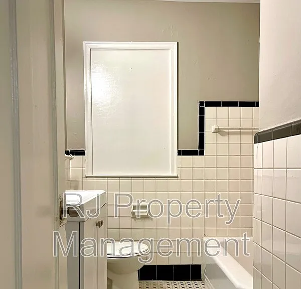 1598 Marianna St — Photo 13