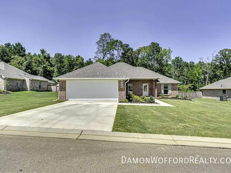 538 Patrick Farms Dr — Photo 1