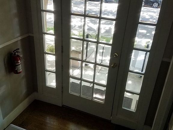 3rd image of 2219 G St APT 4