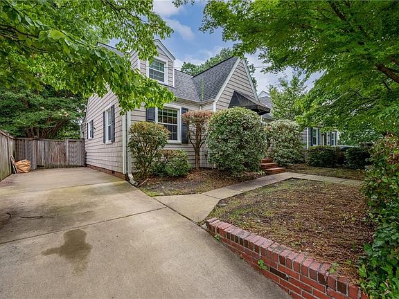 Large driveway with off street parking