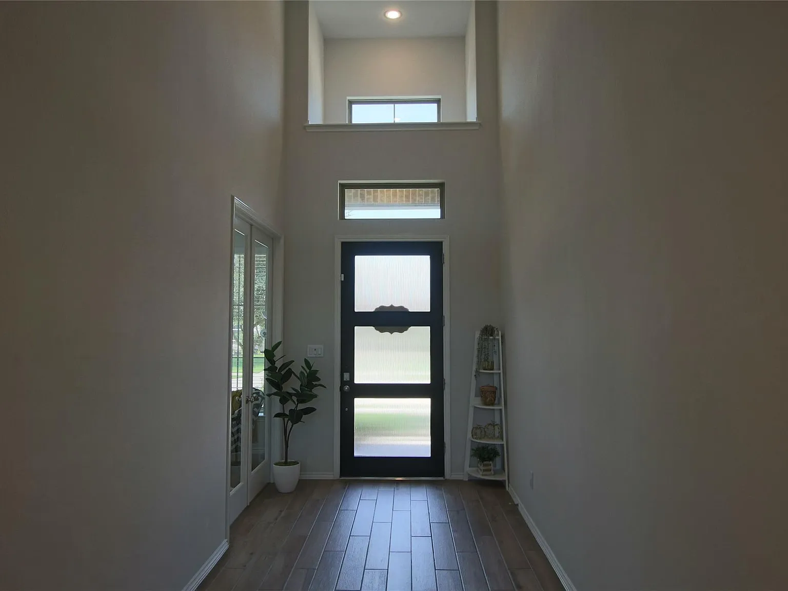 4 bed, 3.5 bath, 3096 sqft, $3,490 — Photo 3