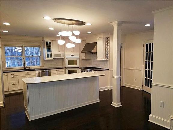 Chef's Kitchen with Island