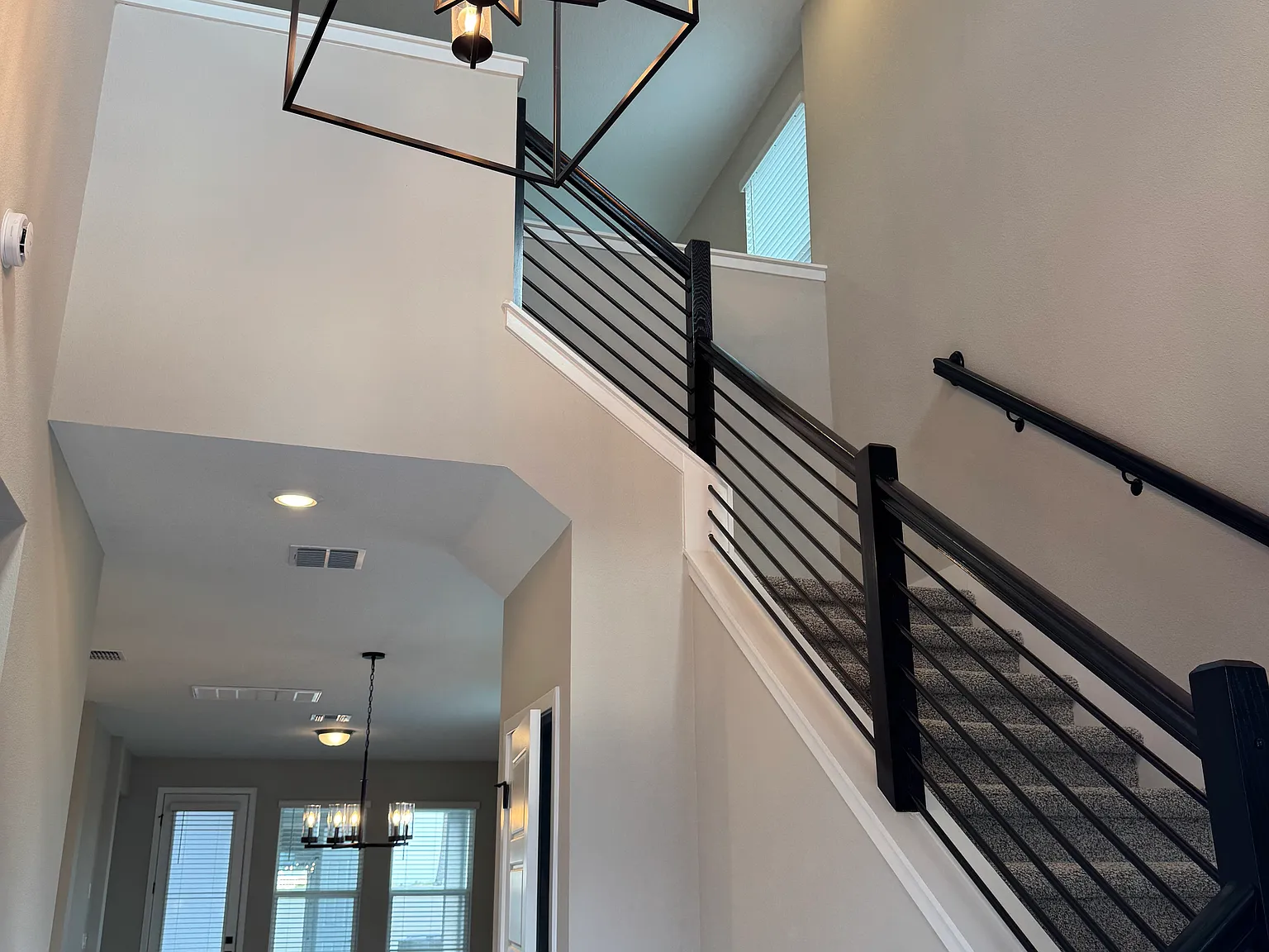 4 bed, 2424 sqft, $3,295 — Photo 3