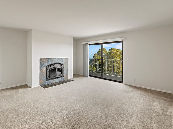 3rd image of 125-135 Gardenside Dr #3fe541b85
