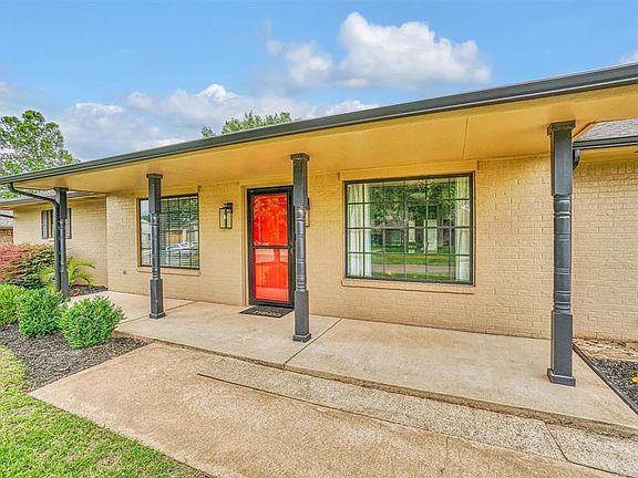 2nd image of 1406 Walters Way