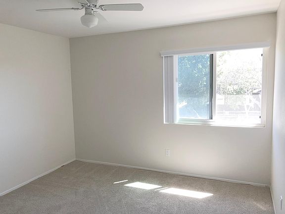 Bedroom 2 (approx. 11 x 11)