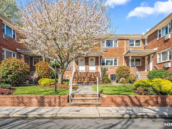 201 Oakdene Pl APT C2, Cliffside Park, NJ 07010