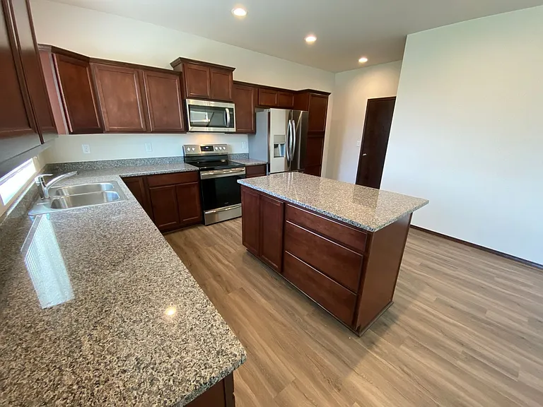2108 W Sunnyview Ln — Photo 6