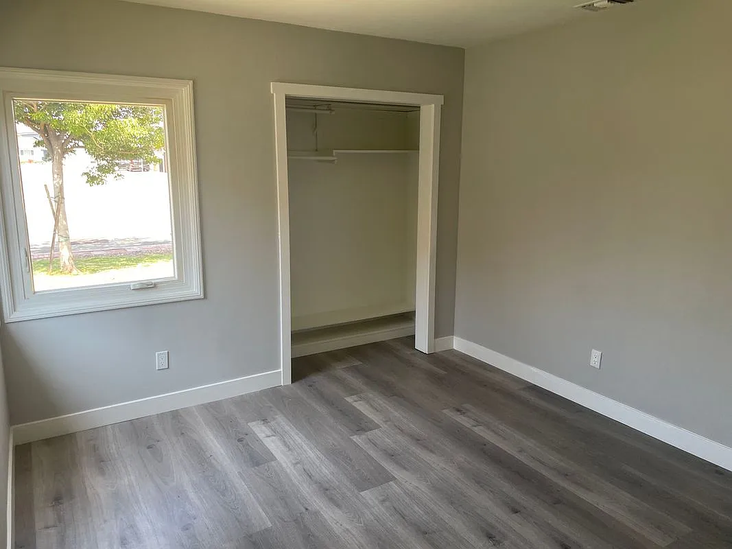 3 bed, 2.0 bath, 1552 sqft, $3,900 — Photo 2